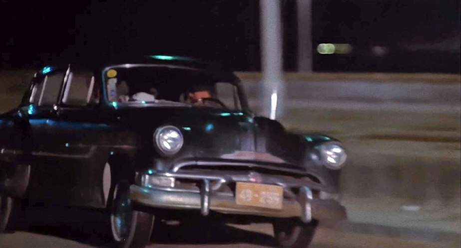 Pontiac Chieftain De Luxe