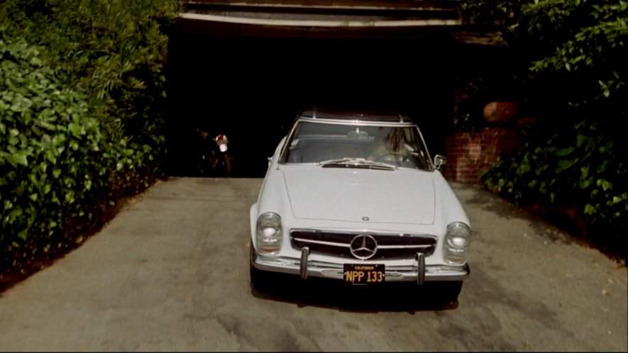 Mercedes-Benz 230 SL