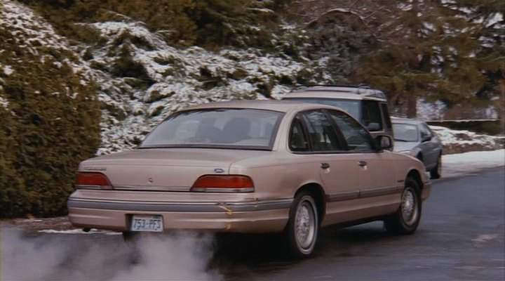 Ford Crown Victoria