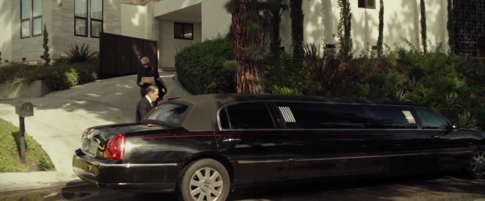 Lincoln Town Car Stretched Limousine