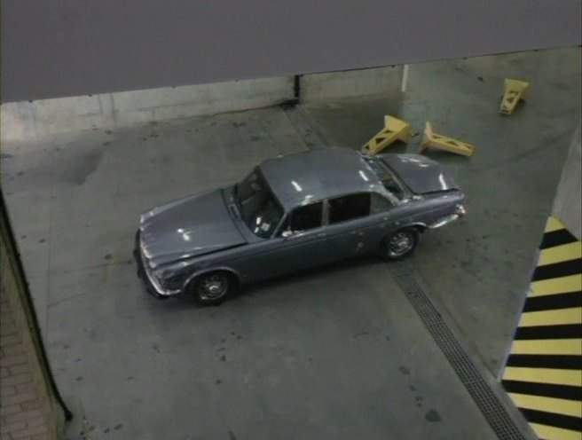 Jaguar XJ6