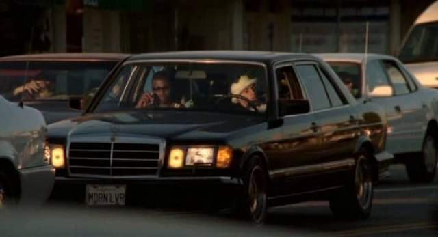 Mercedes-Benz 560 SEL
