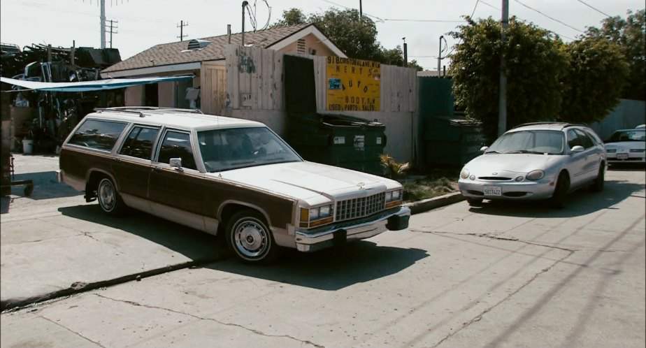 Ford LTD Country Squire