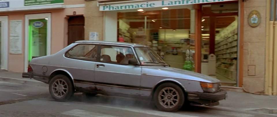 SAAB 900