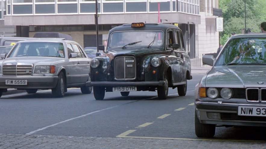Mercedes-Benz 560 SEL