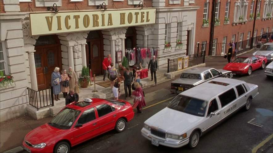 Lincoln Town Car Stretched Limousine