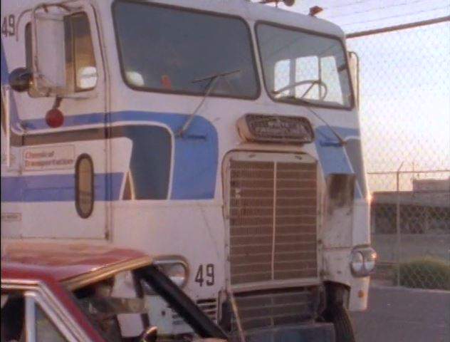 White-Freightliner WFT-6364T