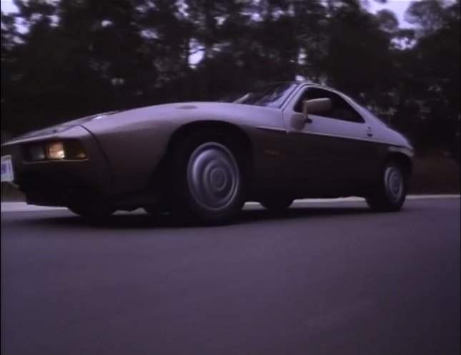 Porsche 928
