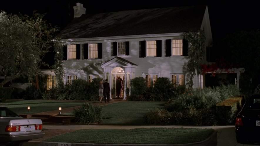 Mercedes-Benz 560 SEL