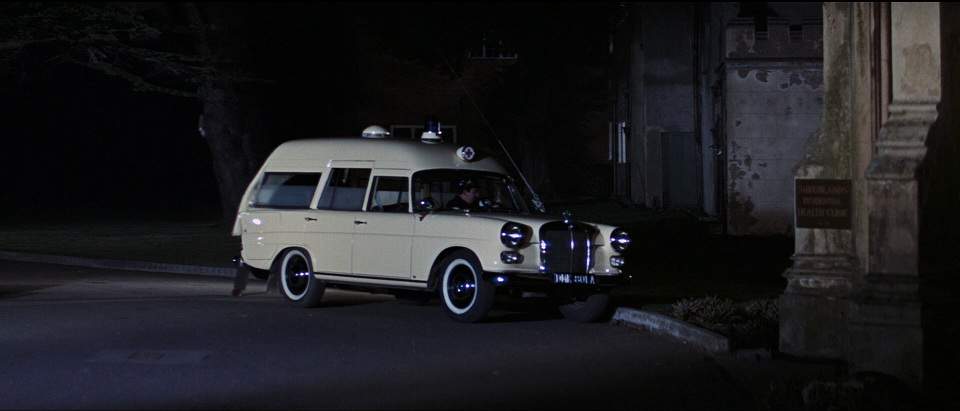 Mercedes-Benz 190 Ambulance