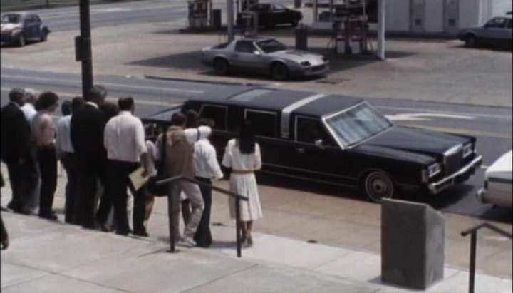 Lincoln Town Car Stretched Limousine