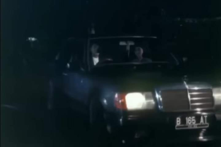 Mercedes-Benz 300 E
