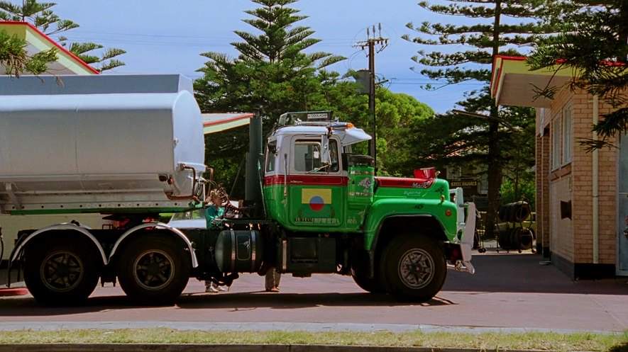 Mack R-Series