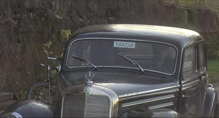 1952 Mercedes-Benz 220 W187.011 in Est - Ouest