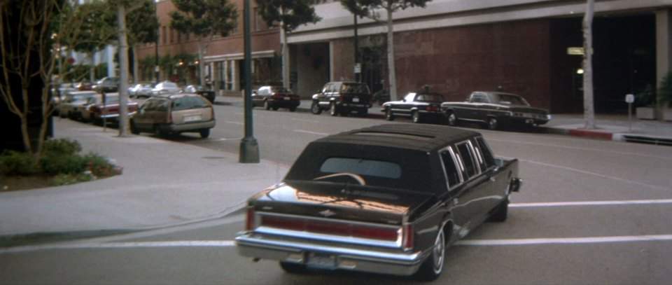 Lincoln Town Car Stretched Limousine