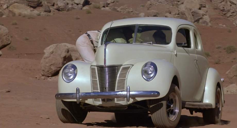 Ford V8 De Luxe
