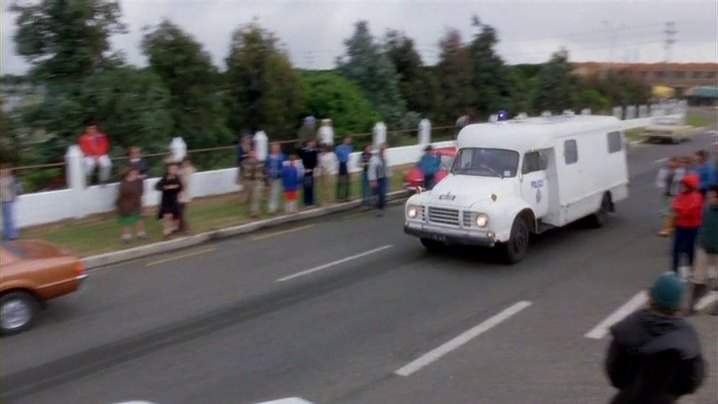 Bedford J4