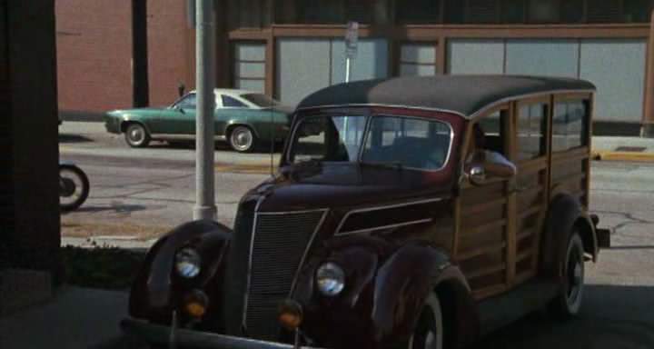 Ford V8 De Luxe Station Wagon