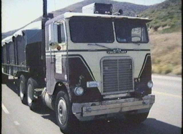 White-Freightliner WFT-7264T