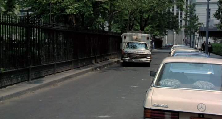 Mercedes-Benz 240 D