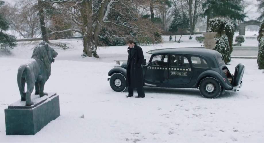 1937 Citroën 11 BN Familiale in The Aftermath