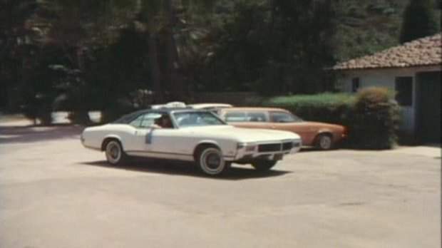 1968 Buick Riviera in Malibu Hot Summer