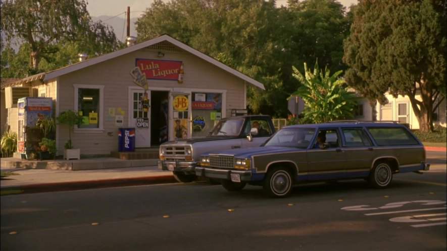 Ford LTD Country Squire