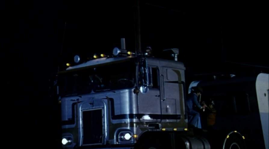 Kenworth K-121