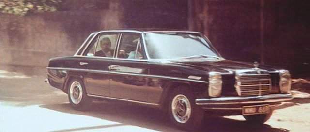 Mercedes-Benz 230