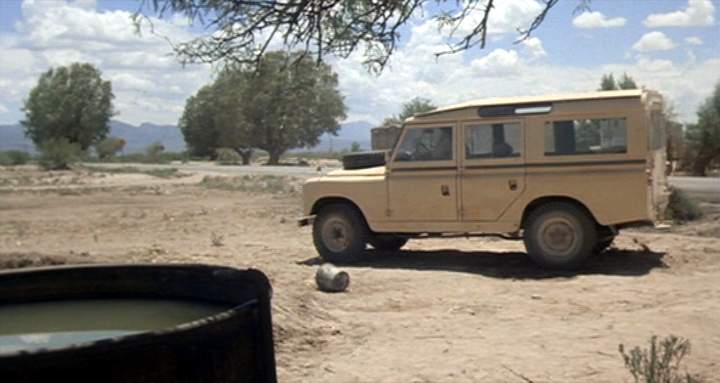 Land-Rover 109'' Series IIa Station Wagon