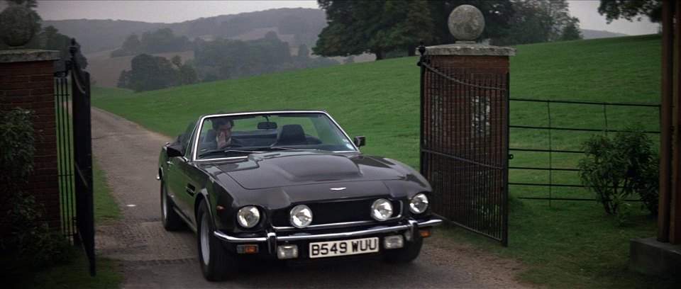 Aston Martin V8 Volante