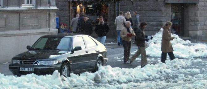 SAAB 900