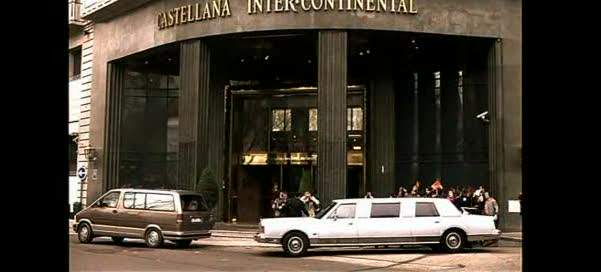 Lincoln Town Car Stretched Limousine