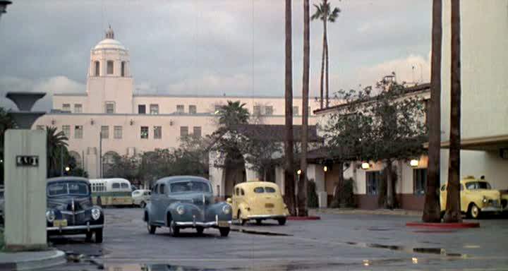 Dodge Luxury Liner Special