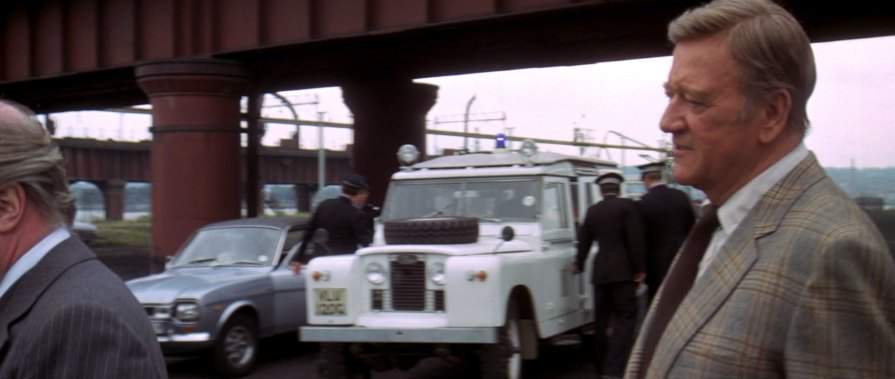 Land-Rover 109'' Series II Station Wagon