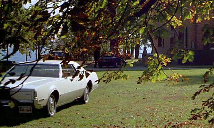 Lincoln Continental Mark IV