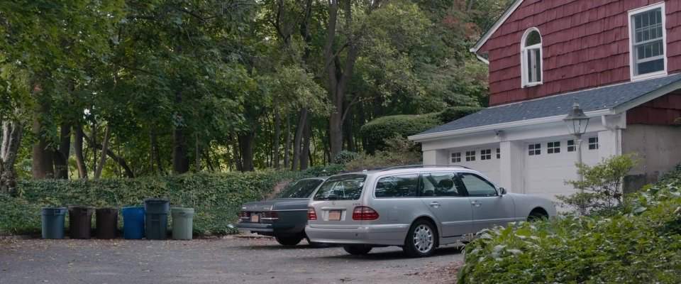 Mercedes-Benz E 320