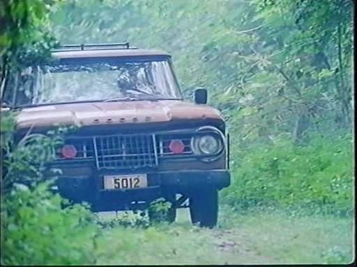 Dodge D-100