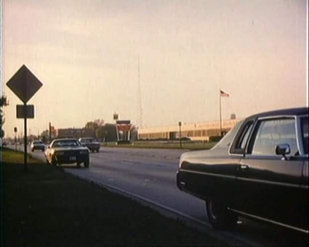 Chrysler New Yorker Brougham