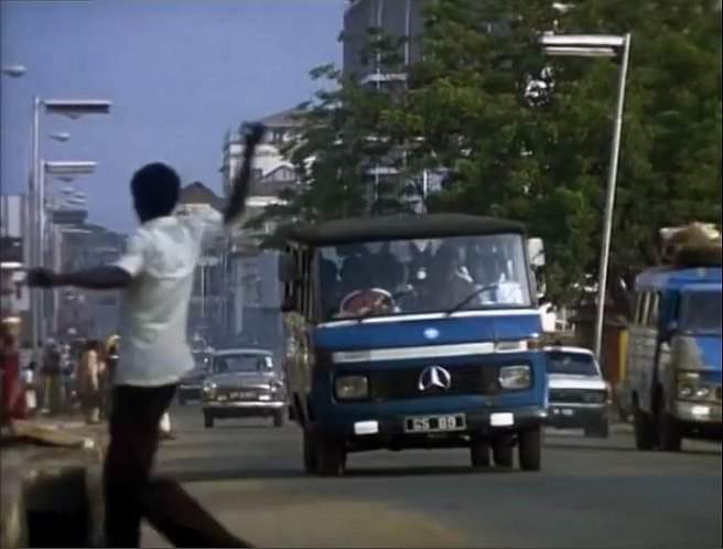 Mercedes-Benz 