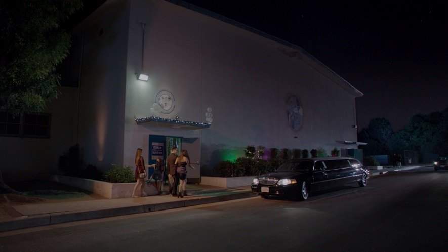 Lincoln Town Car Stretched Limousine