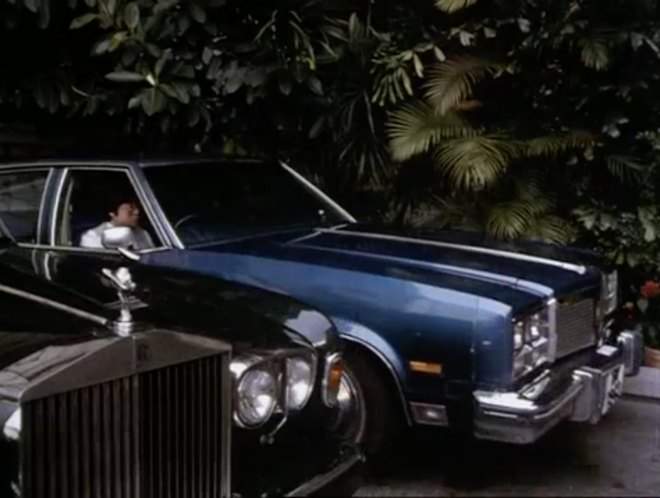 Oldsmobile Ninety-Eight Luxury