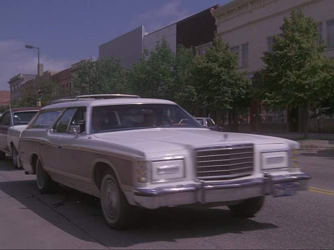Ford LTD Country Squire