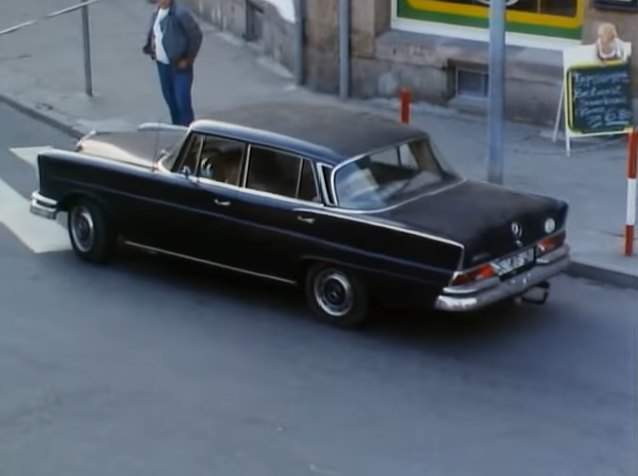 Mercedes-Benz 220 S