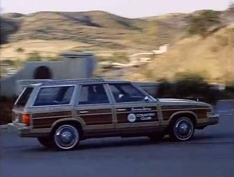 Chrysler LeBaron Town & Country