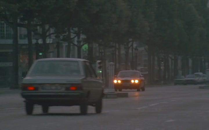 Peugeot 305