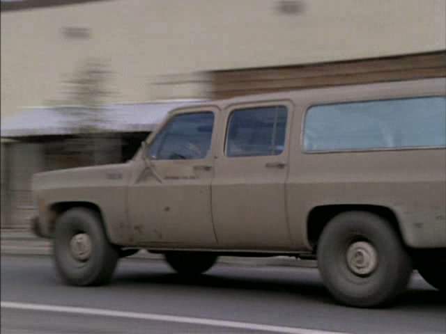 1975 Chevrolet Suburban in Impulse