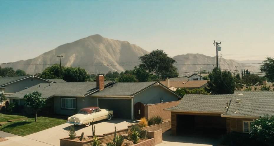 Pontiac Chieftain De Luxe