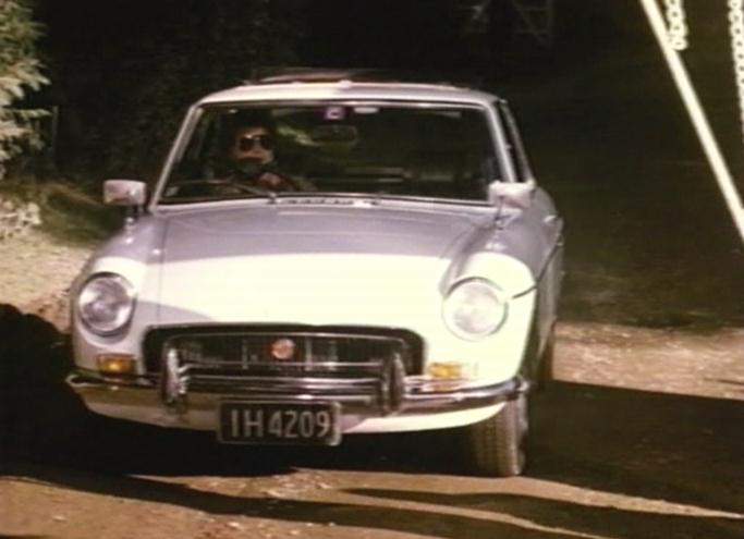 MG B GT