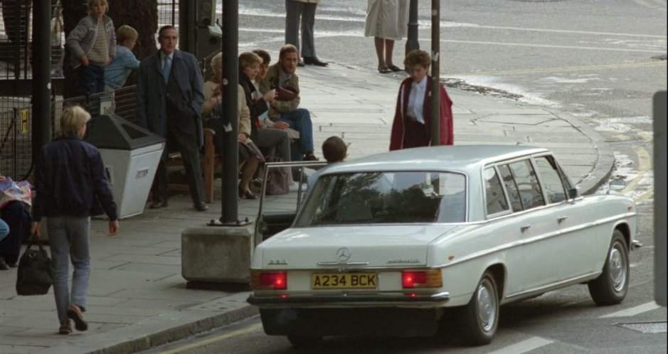 Mercedes-Benz 230 Lang